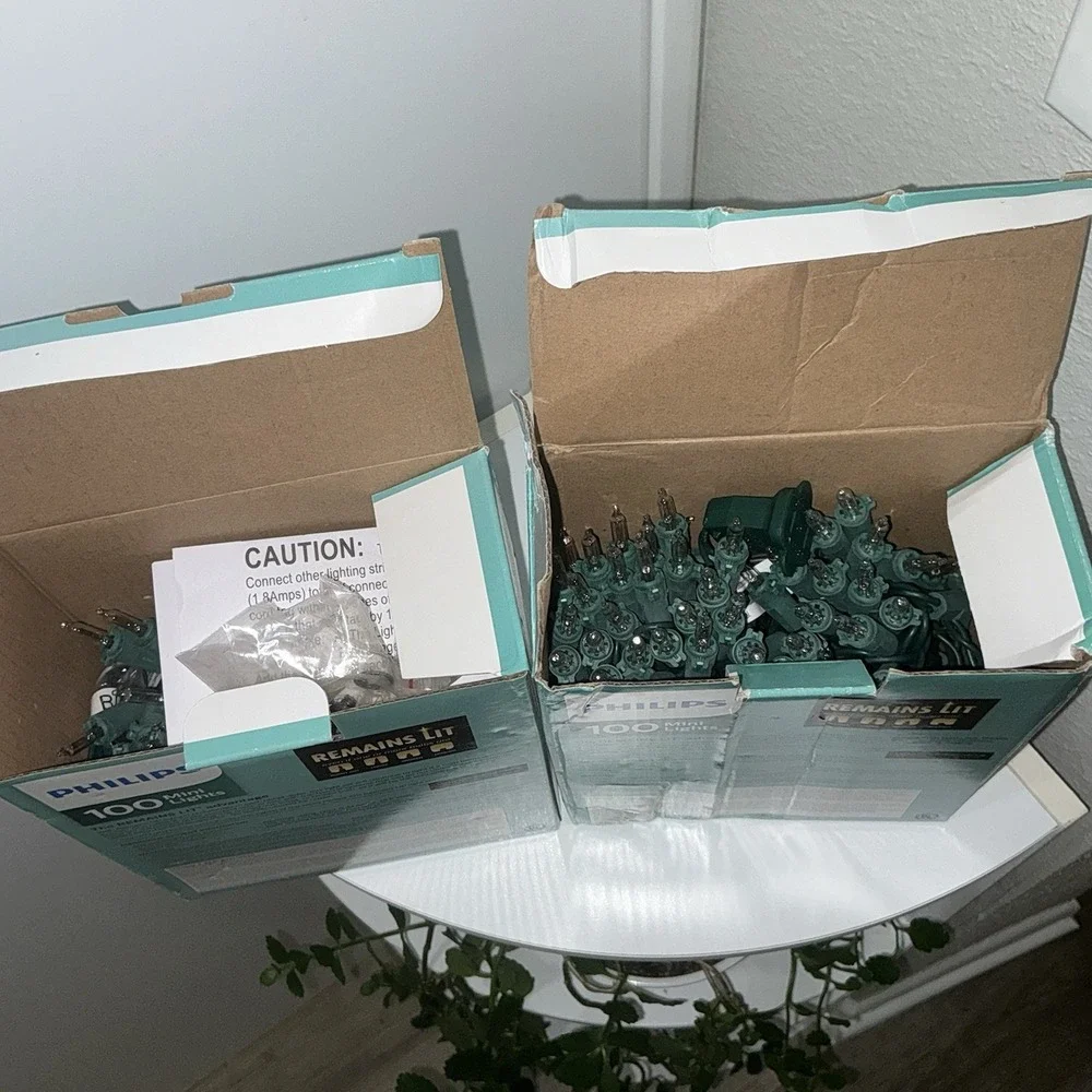 2x Philips 100 Clear Mini Lights with Green Wire Christmas Remains Lit NEW (200)